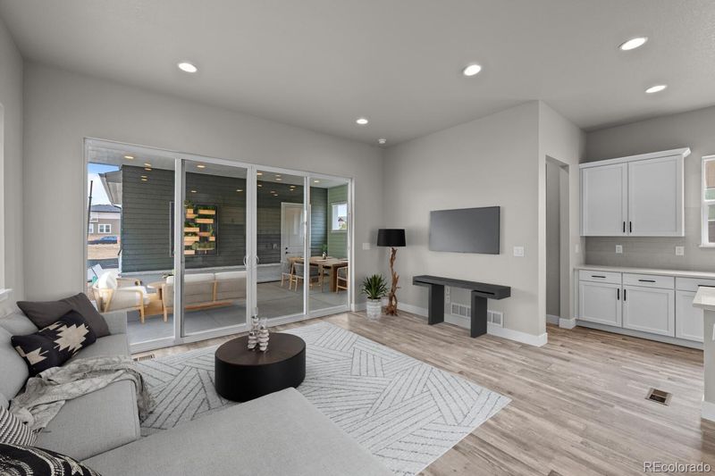 6066 N Lisbon St, Aurora, CO 80019