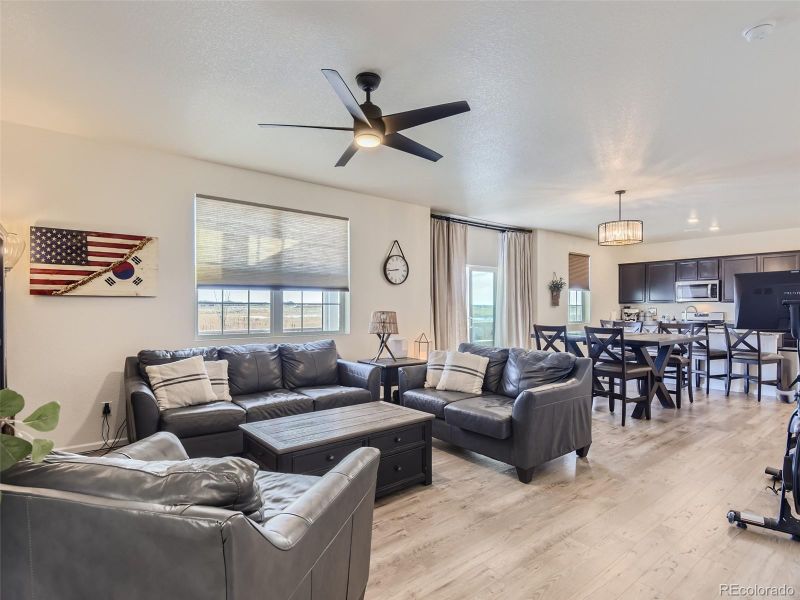 6048 N Halifax Ct, Aurora, CO 80019