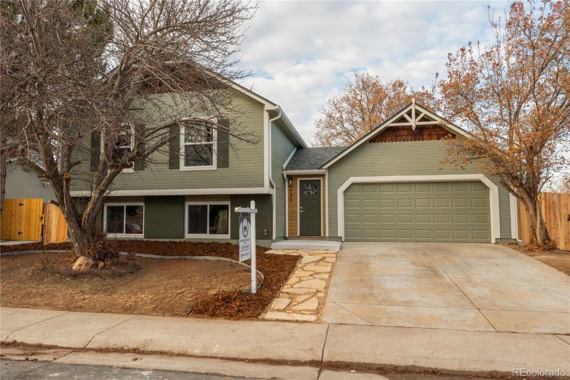 435 Chestnut Way, Broomfield, CO 80020