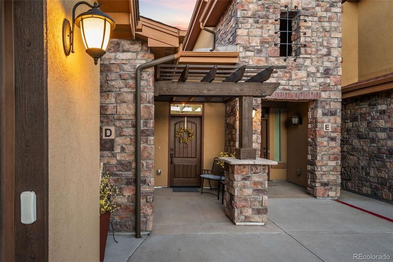 2033 Primo Rd #D, Highlands Ranch, CO 80129