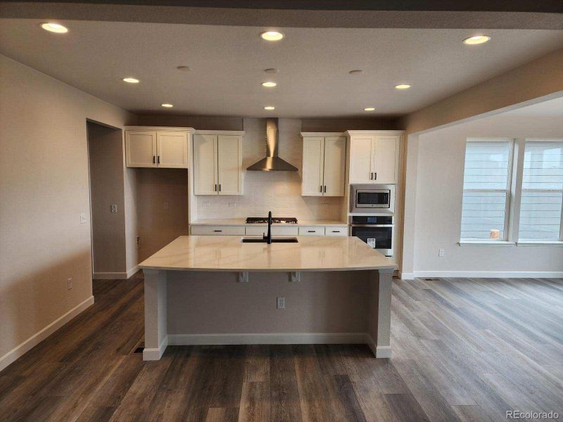 733 Split Rock Dr, Erie, CO 80516