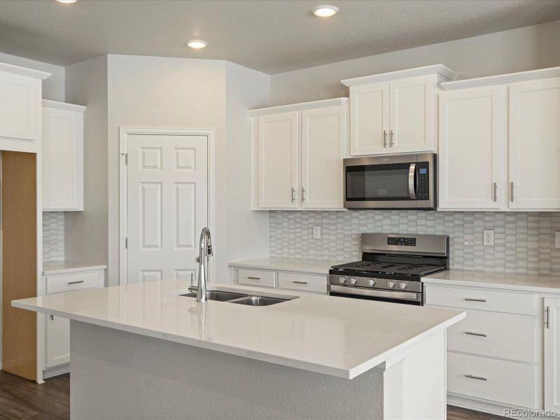 9065 Rifle St, Commerce City, CO 80022