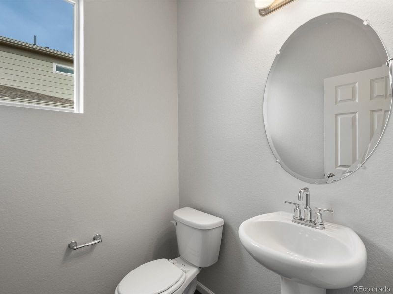 9087 Salida St, Commerce City, CO 80022