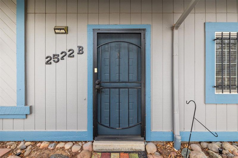 2522 S Worchester Ct #B, Aurora, CO 80014