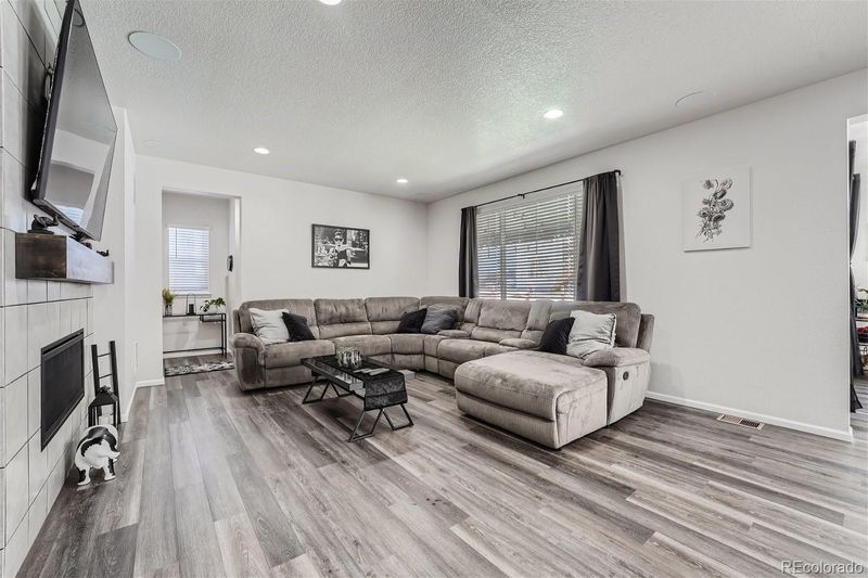 21716 E Stanford Cir, Aurora, CO 80015