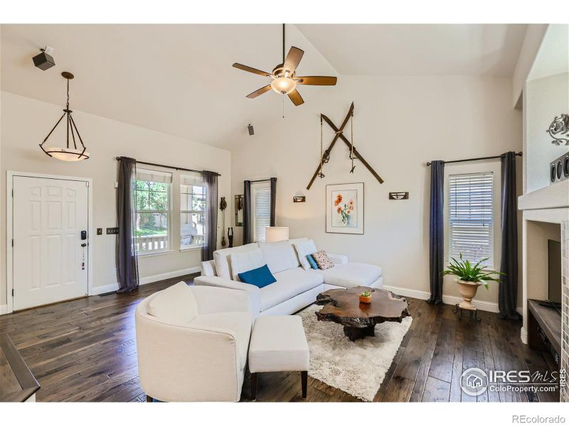1601 Bluefield Ave, Longmont, CO 80504