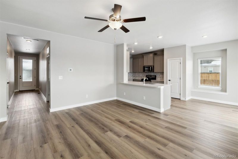 9486 Yampa Ct, Commerce City, CO 80022