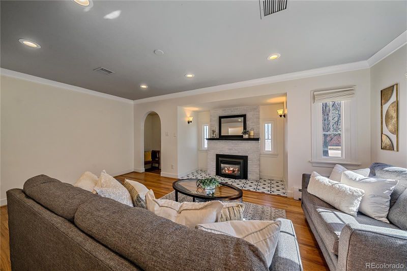 573 S University Blvd, Denver, CO 80209