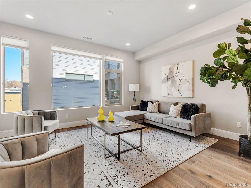 77 W 10th Ave, Denver, CO 80204