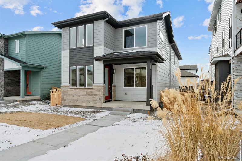 6147 N Liverpool St, Aurora, CO 80019