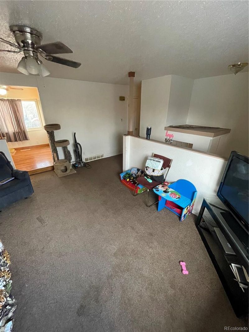 141 Birch St, Hudson, CO 80642