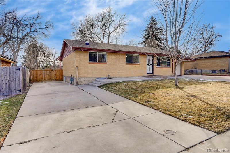 3380 W Pimlico Ave, Englewood, CO 80110