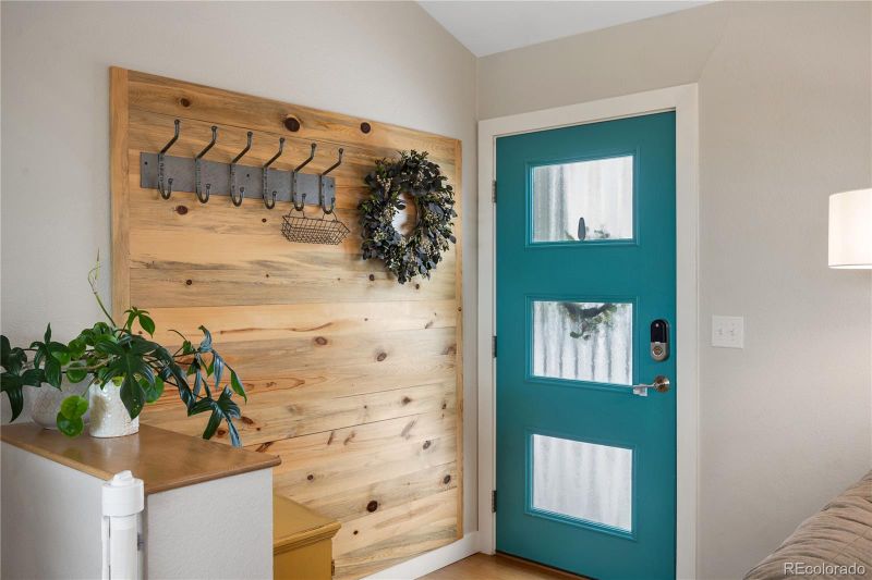 19076 W 62nd Ave, Golden, CO 80403