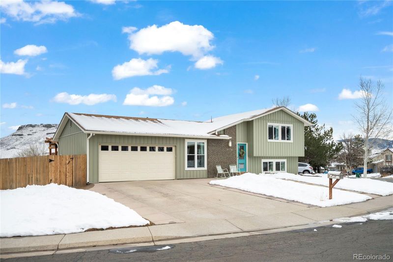 19076 W 62nd Ave, Golden, CO 80403