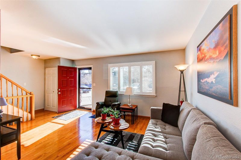 6890 S Broadway, Centennial, CO 80122