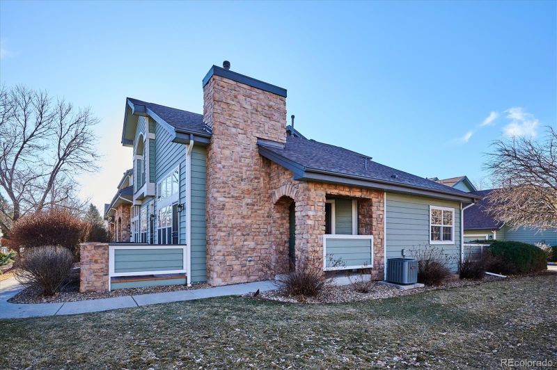 2797 W Greens Dr, Littleton, CO 80123