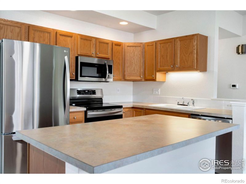 2051 Grays Peak Dr, Loveland, CO 80538