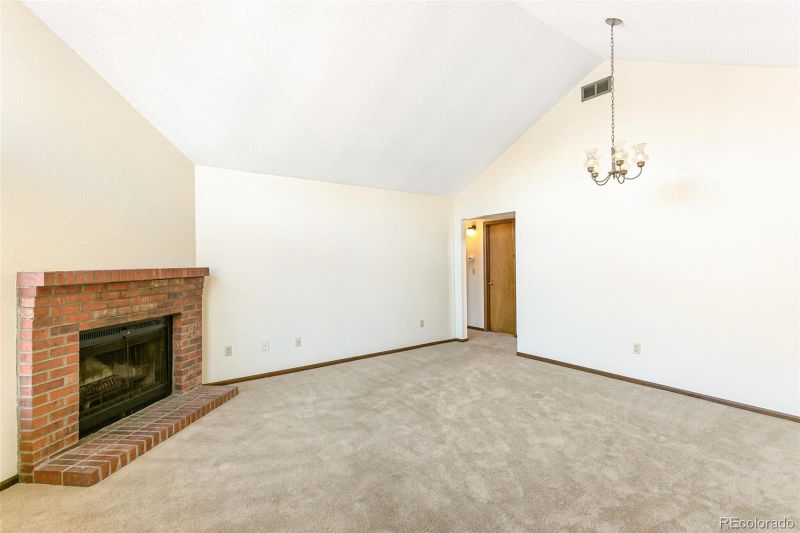 999 S Miller St #203, Lakewood, CO 80226