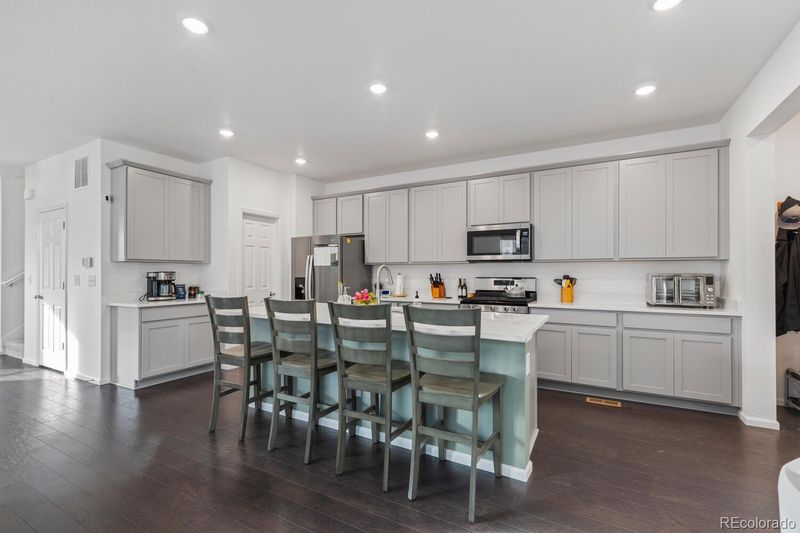 428 S Ouray St, Aurora, CO 80017