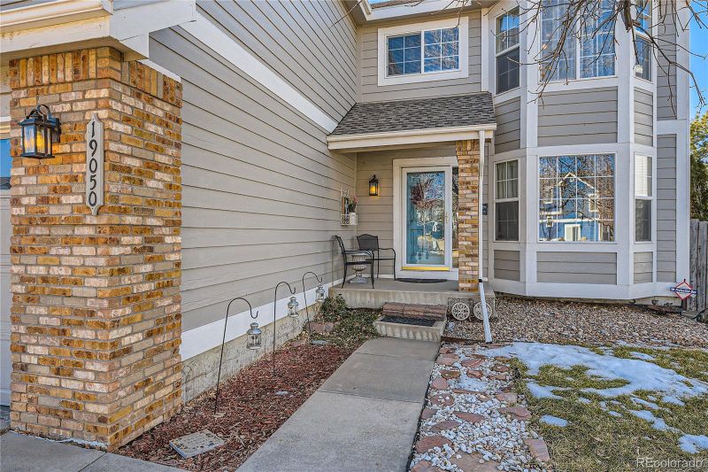 19050 E Chenango Cir, Aurora, CO 80015