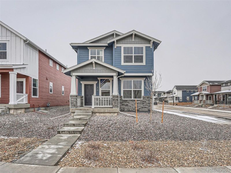 610 Cottonwood Ave, Bennett, CO 80102