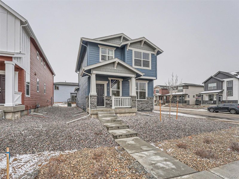 610 Cottonwood Ave, Bennett, CO 80102