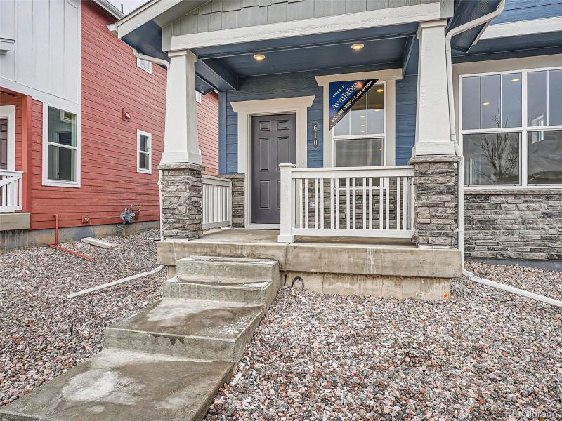 610 Cottonwood Ave, Bennett, CO 80102