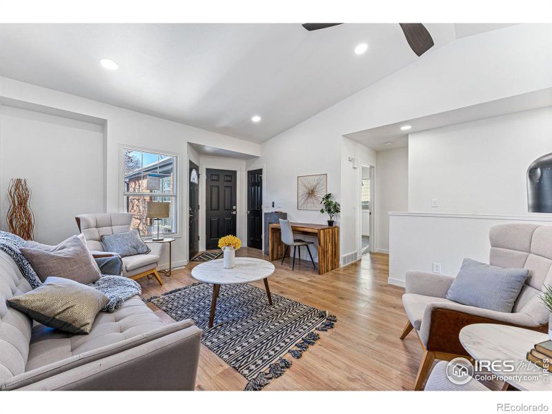 1880 Mount Sneffels St, Longmont, CO 80504