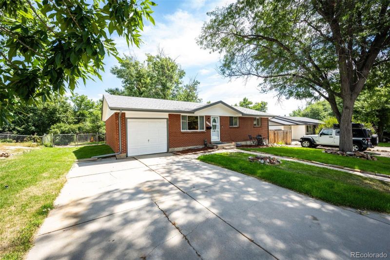 6158 Balsam, Arvada, CO 80004
