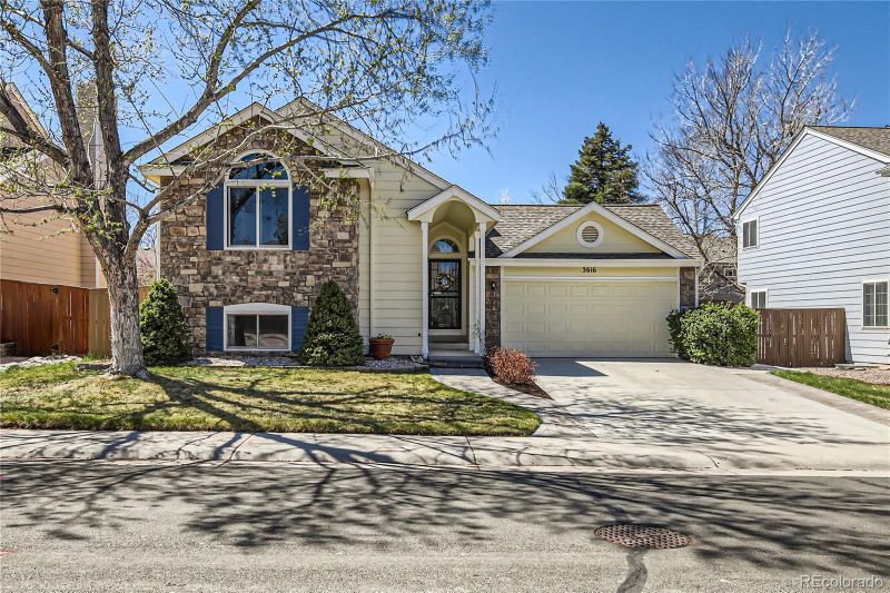 3616 W Rosewalk Cir, Highlands Ranch, CO 80129