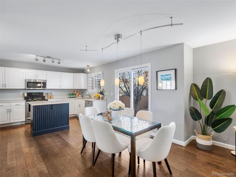 817 Riddlewood Ln, Highlands Ranch, CO 80129