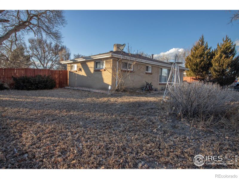 3007 Victor St, Aurora, CO 80011