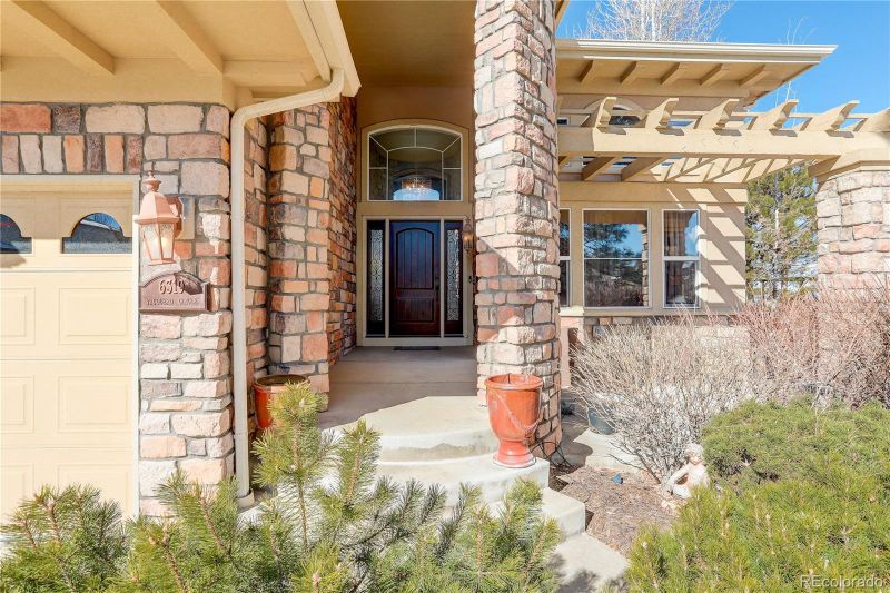 6319 Vacquero Cir, Castle Pines, CO 80108