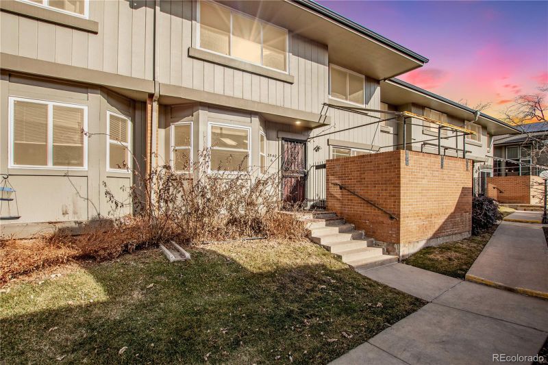 3540 S Hillcrest Dr #6, Denver, CO 80237