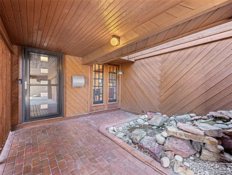 2513 S Krameria St, Denver, CO 80222