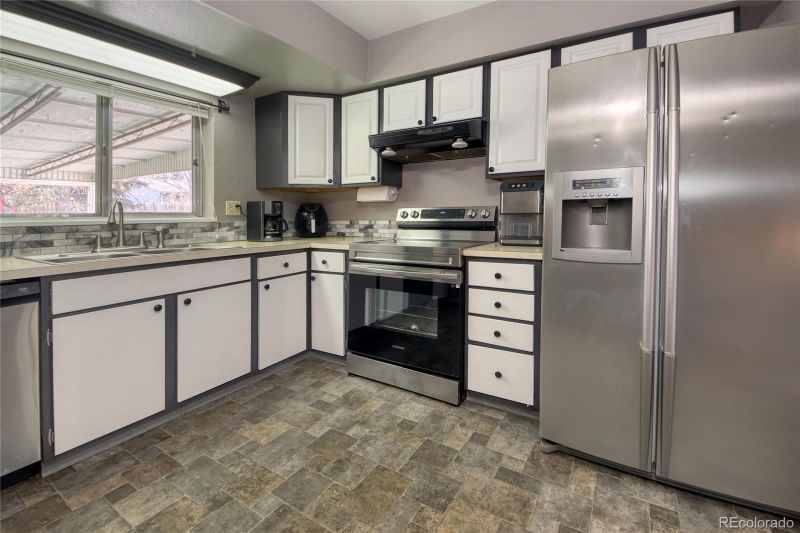 1207 Sorrento Dr, Colorado Springs, CO 80910