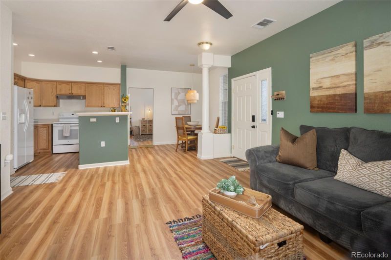 4079 S Crystal Cir #101, Aurora, CO 80014