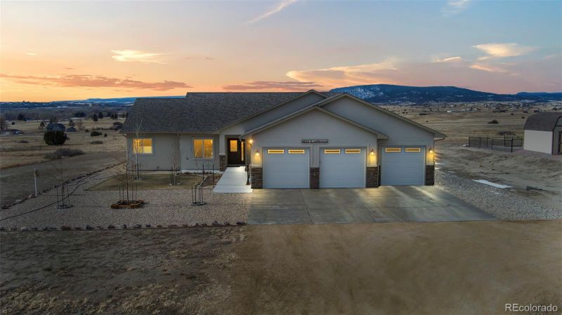 4624 E Jefferson Blvd, Colorado City, CO 81019