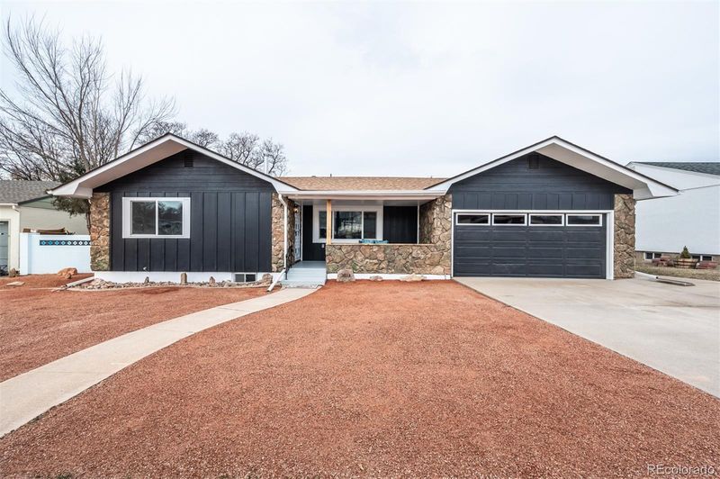 1513 Lexington Rd, Pueblo, CO 81001