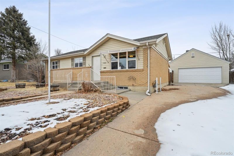 11422 Fowler Dr, Northglenn, CO 80233