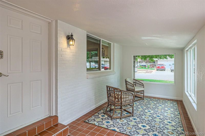 5951 S Logan St S, Centennial, CO 80121