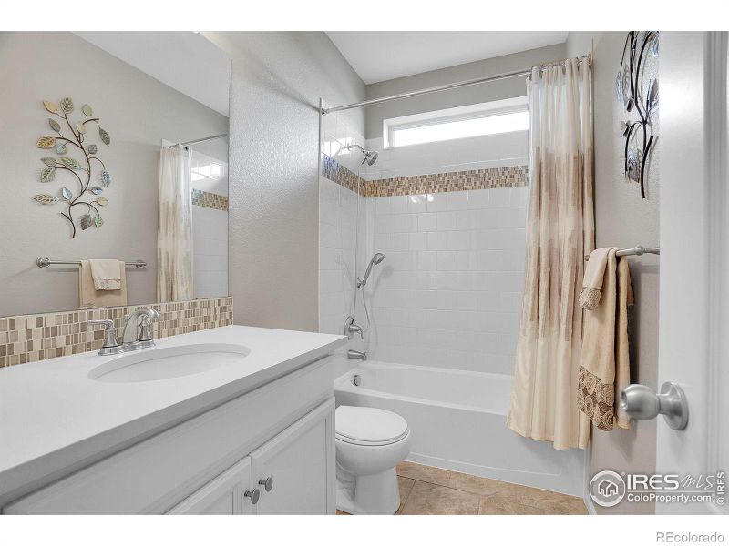 2741 Saltbrush Dr, Loveland, CO 80538