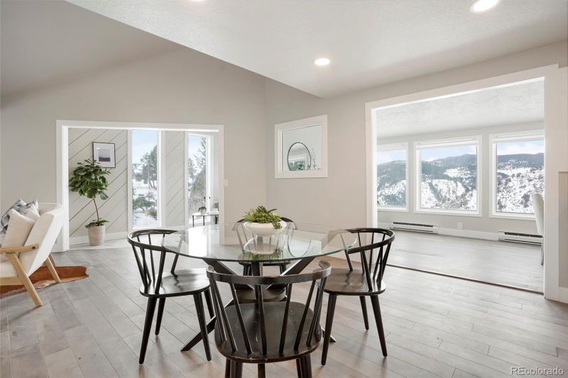 25301 Westridge Rd, Golden, CO 80403