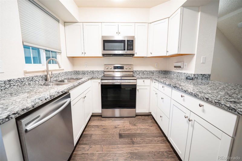 12021 E Ford Cir, Aurora, CO 80012