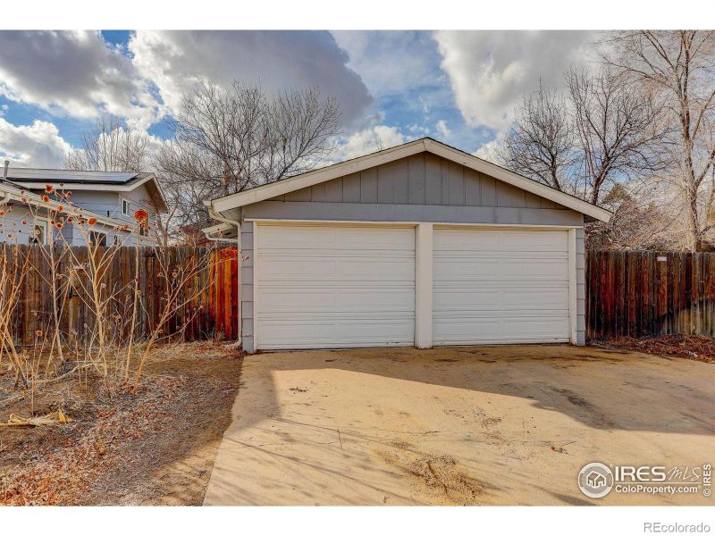 802 Storm Mountain Ct, Windsor, CO 80550