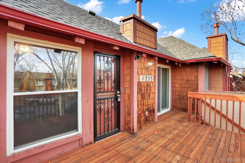 1253 S Crystal Way, Aurora, CO 80012