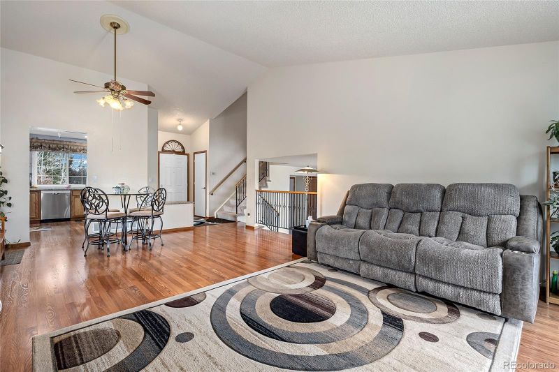 18121 E Crestridge Dr, Centennial, CO 80015