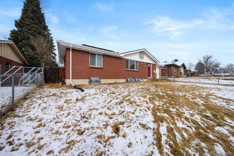 122 S Chelton Rd, Colorado Springs, CO 80910