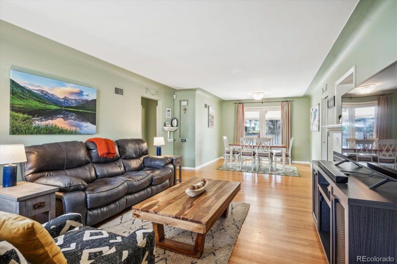 631 N Dahlia St, Denver, CO 80220