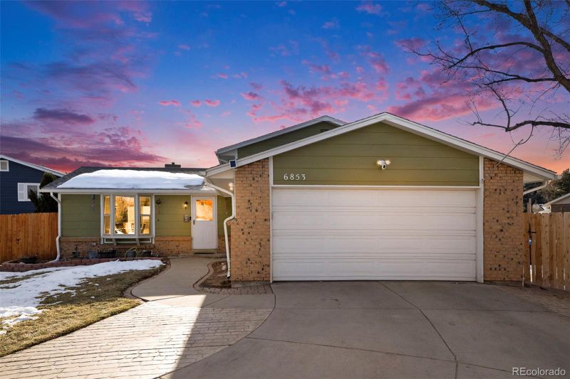 6853 Queen St, Arvada, CO 80004